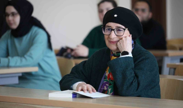 Çocuklarını büyüttükten sonra 3 üniversite bitirdi, şimdi de yüksek lisans yapıyor
