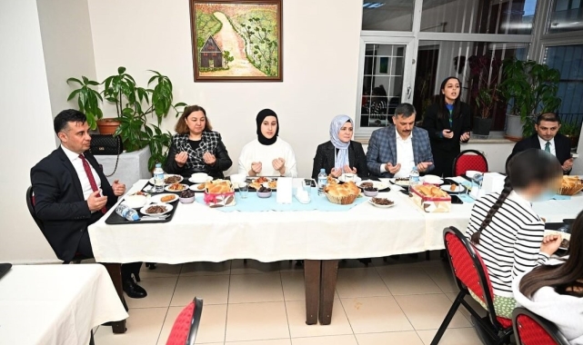 Çocuklarla iftar sofrasında buluştular