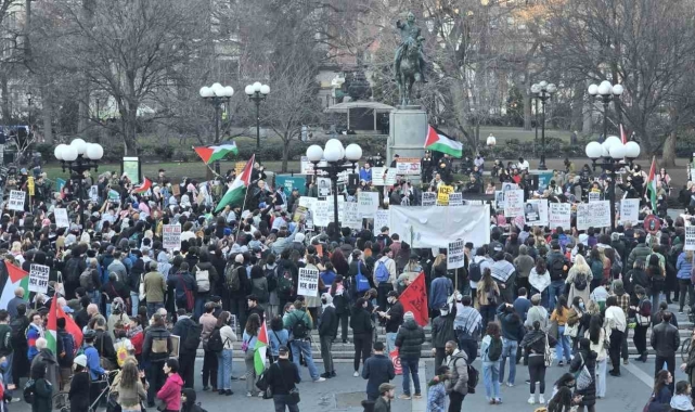 Columbia Üniversitesi'ndeki Filistinli aktivistin gözaltına alınmasını binlerce öğrenci protesto etti