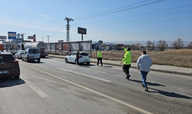 Çorum'da iki otomobilin çarpıştığı kazada 4 kişi yaralandı