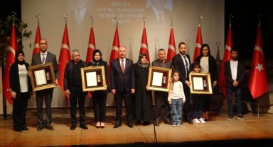 Çorum'da şehit yakınları ve gazilere Devlet Övünç Madalyası ve Beratı verildi