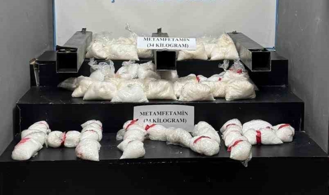 Çukurca'da araçta gizlenmiş 34 kilogram metamfetamin ele geçirildi