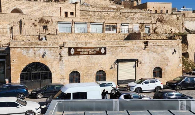 DEM Partili Artuklu Belediyesi'nin tahliye kararı mahkeme tarafından durduruldu