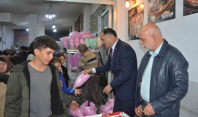 Demircili hayırseverin sosyal medya duyurusuna çocuklar akın etti