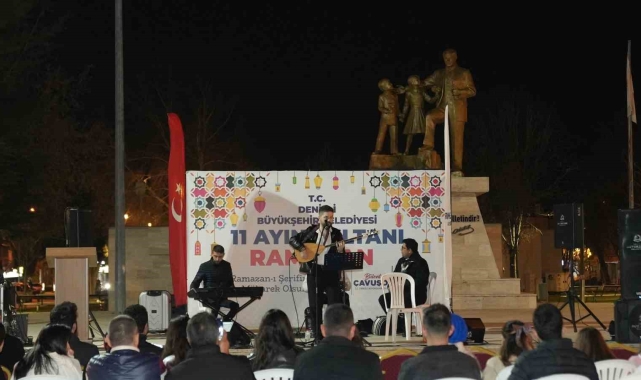 Denizli Büyükşehrin Ramazan etkinliklerinde çocuklar doyasıya eğleniyor