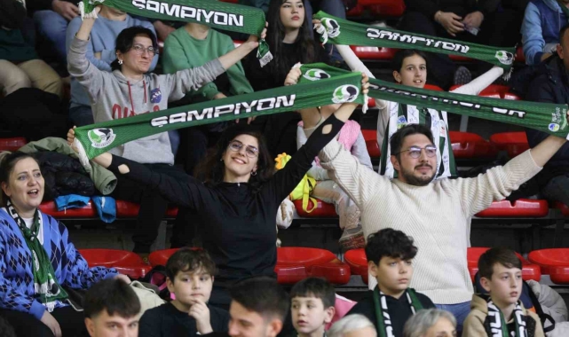 Dev adamların Play-Off'ta yine en büyük gücü taraftarı olacak