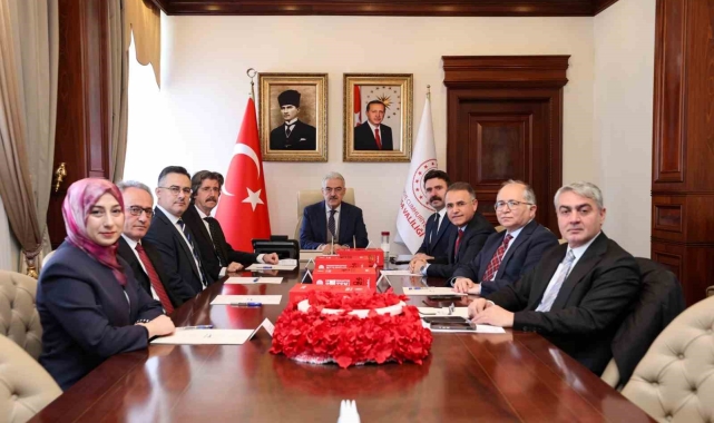 Dezenformasyonla mücadele için imzalar atıldı