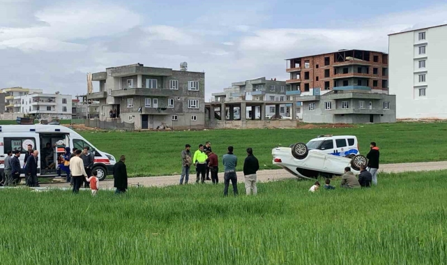Direğe çarpan otomobil takla attı: 4 yaralı