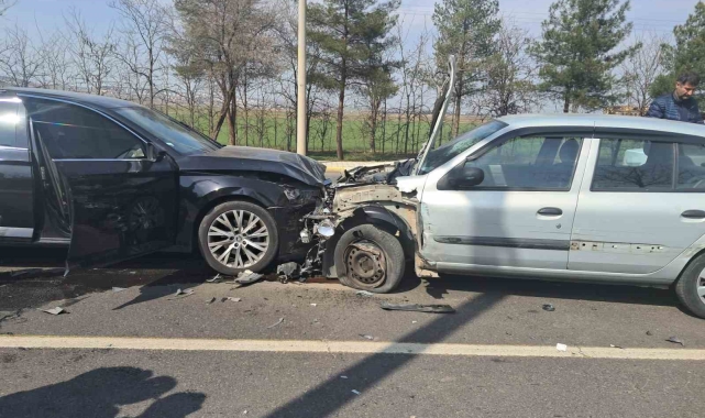 Diyarbakır'da direksiyon başında kalp krizi geçiren sürücü kazaya neden oldu
