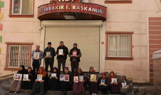 Diyarbakır'da evlat nöbeti Ramazan'da da sürüyor