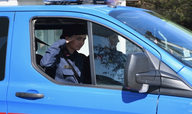 Düzce'de kadın jandarmalar huzur ve güvenlik için görev başında