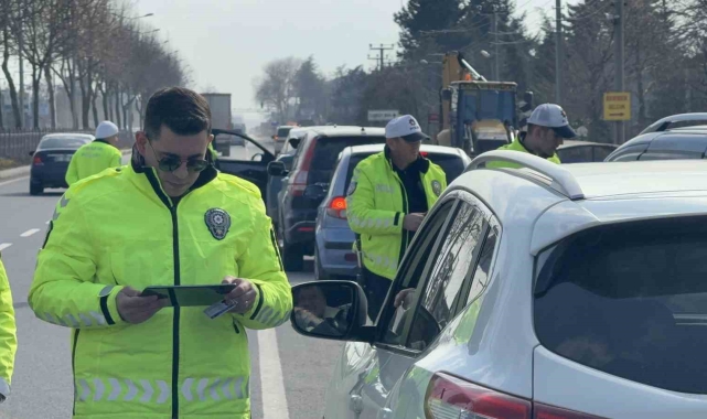 Düzce&#039;de polis ekiplerinden şok denetim