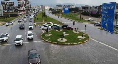 Edremit'te bayram trafiği havadan görüntülendi