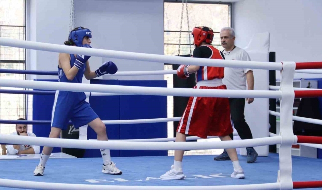 Elazığ'da gençler boks müsabakası sona erdi