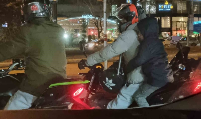 Elazığ'da tehlikeli motosiklet yolculuğu