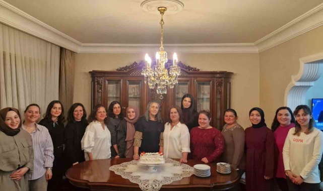 Emekli öğretmen ve hayırsevere kadınlar gününde anlamlı ziyaret