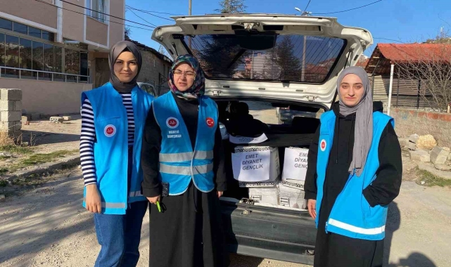 Emet Diyanet Gençlik'ten ihtiyaç sahibi 30 aileye gıda kolisi