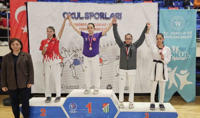 Erzincanlı sporcular güreşte ikinci, taekwondoda üçüncü oldu
