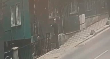 Esenler'de dehşet anları kamerada: Kayınpederini silahla vurarak kaçtı