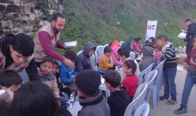 Esenler&#039;in geleneksel &#039;Çocuk İftarı&#039; Gazzeli miniklerle gerçekleşti