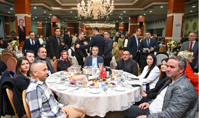 Esenyurt Başkan Vekili Aksoy belediye personelleriyle iftarda buluştu