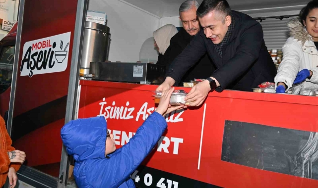 Esenyurt Belediye Başkan Vekili Aksoy vatandaşlarla iftar sofrasında buluştu