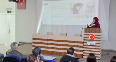 Esenyurt'ta ailelere dil ve konuşma gelişimi semineri