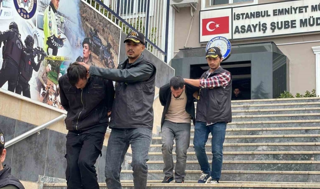 Esenyurt'ta ilginç soygun: Polis olduklarını söyleyerek 1,7 milyon liralık top kumaşı gasp ettiler