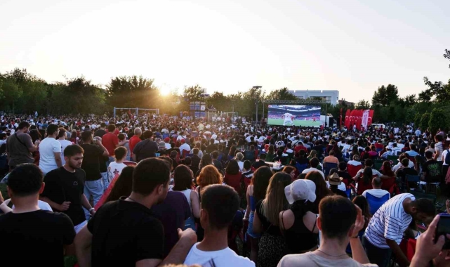 Eskişehir'de milli maç heyecanı dev ekranda yaşanacak