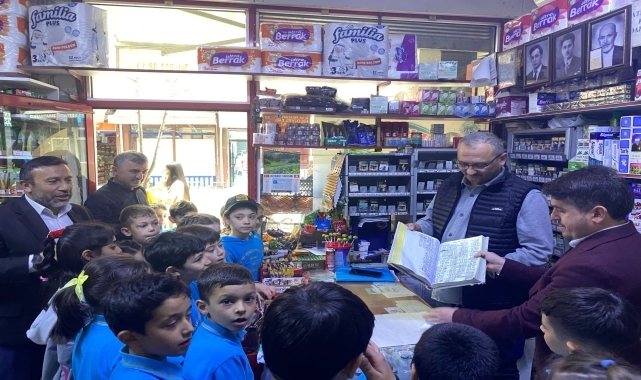 Espiye'de öğrenciler topladıkları parayla yedi ailenin bakkal borcunu ödedi