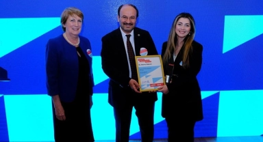 ETÜ'lü akademisyen British Council'den ödül aldı