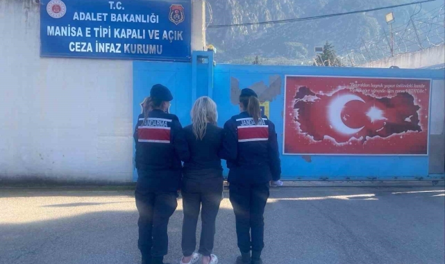 Evinde uyuşturucu maddelerle yakalanan kadın tutuklandı