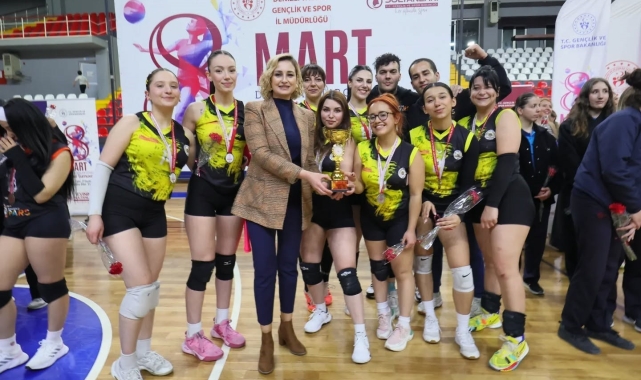 Evinin sultanları filede buluştu