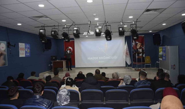 Evlenecek çiftlere 'Bağımlılıkla Mücadele' eğitim verildi