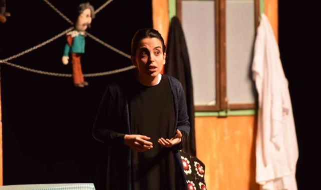 'Filistin Hakkında Konuşmalıyız' tiyatro oyunu sahnelendi