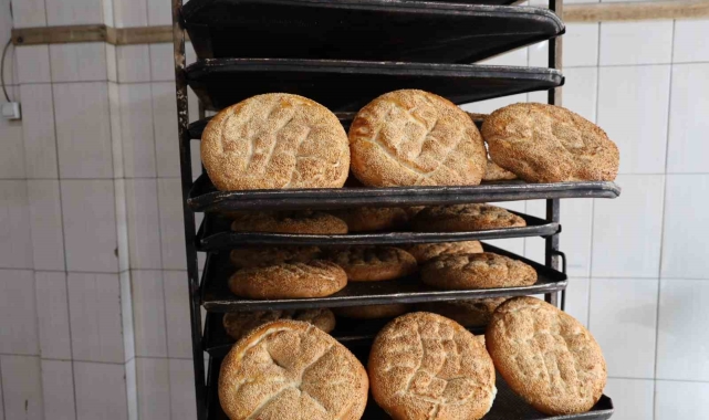 Fırınlarda Ramazan pidesi mesaisi sürüyor
