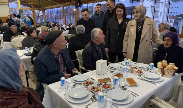 Gazi ve şehit yakınlarını yalnız bırakmadı