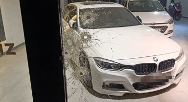 Gece vakti galeriye silahlı saldırı