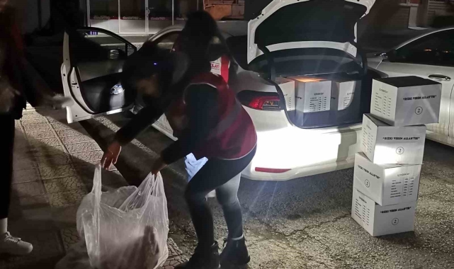Gediz'de Genç Kızılay'dan gıda ve nakit yardımı