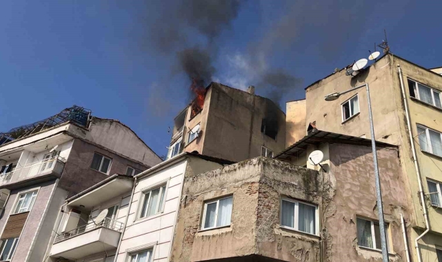 Gemlik'te boş daire alev alev yandı