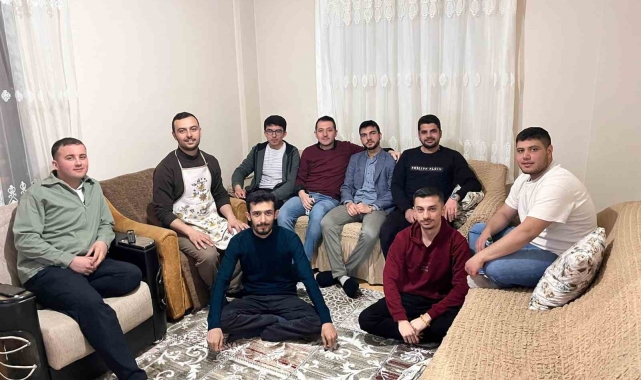 Gençler iftarda buluştu