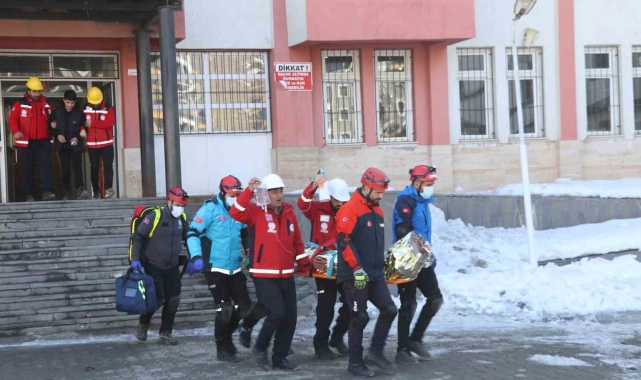 Hakkâri&#039;deki tatbikat gerçeğini aratmadı