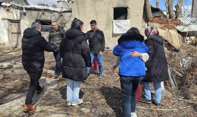 Hayırsever iş adamları Bulanıklı çocukları sevindirdi