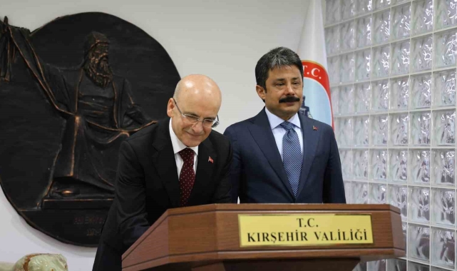 Hazine ve Maliye Bakanı Şimşek, Kırşehir'de iş adamlarıyla buluştu