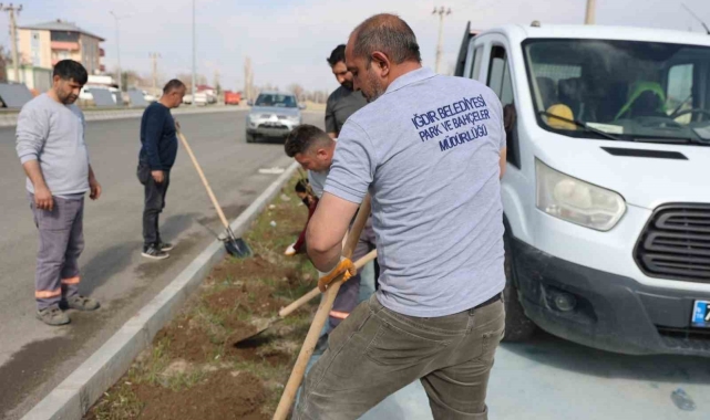 Iğdır'da bayram öncesi peyzaj ve temizlik çalışması yapılıyor