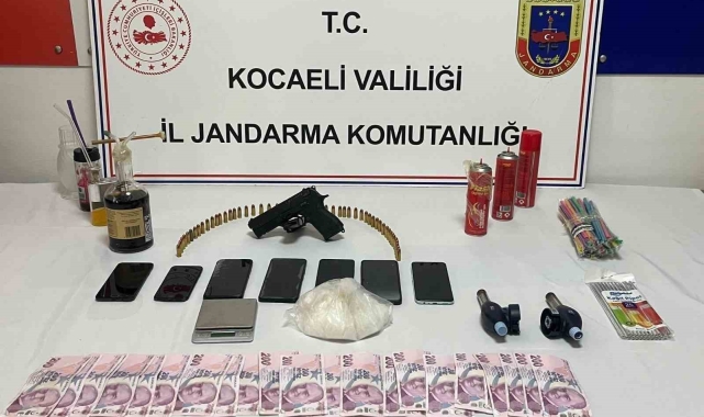 İki ikamette 1 kilo 25 gram metamfetamin ele geçirildi