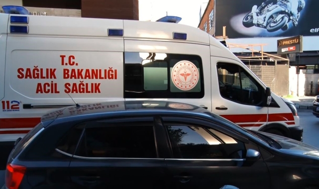 İstanbul trafiği durma noktasına geldi, ambulansın zor anları kameraya yansıdı