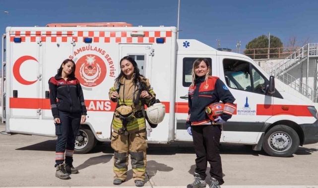 İzmir'in cesur kadınları her zorluğun üstesinden geliyor