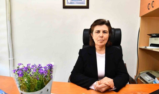 İzmir'in kadın muhtarlarına mor çiçekli sürpriz