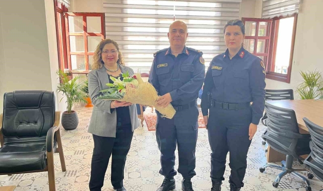 Jandarma, Kaymakam Doğru'nun Kadınlar Günü'nü kutladı